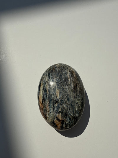 Kyanite Palm Stone 1