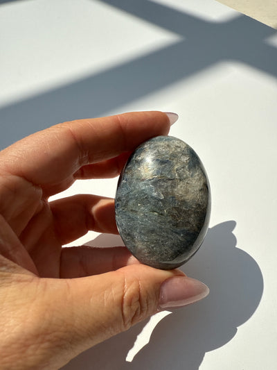 Kyanite Palm Stone 4